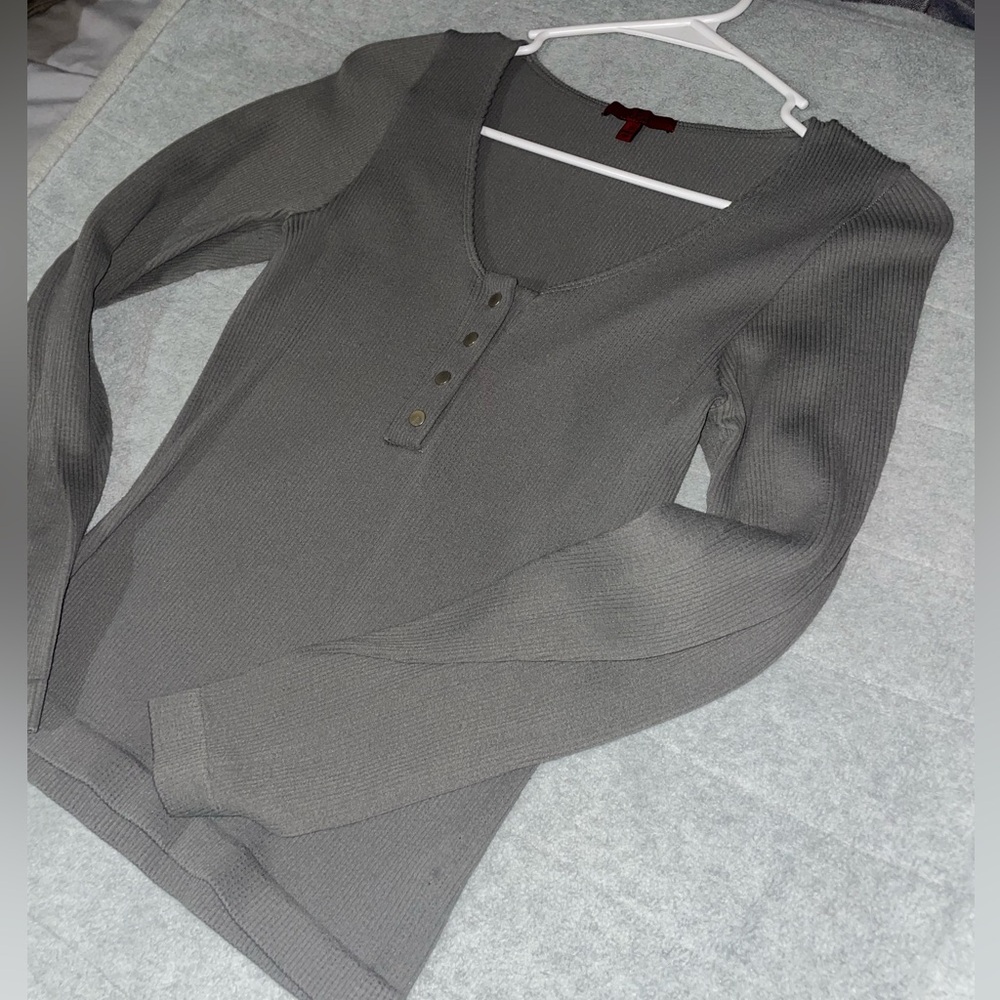Gray Ribbed Long Sleeve Top - Picture 3 of 5